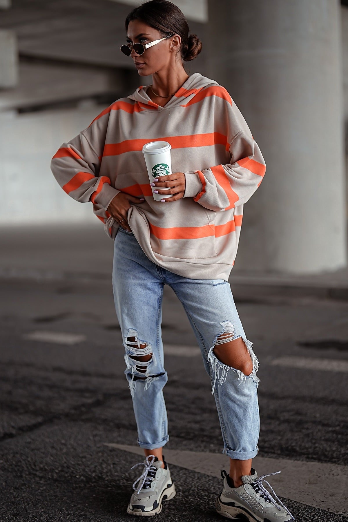 Oversized sweatshirt with hood