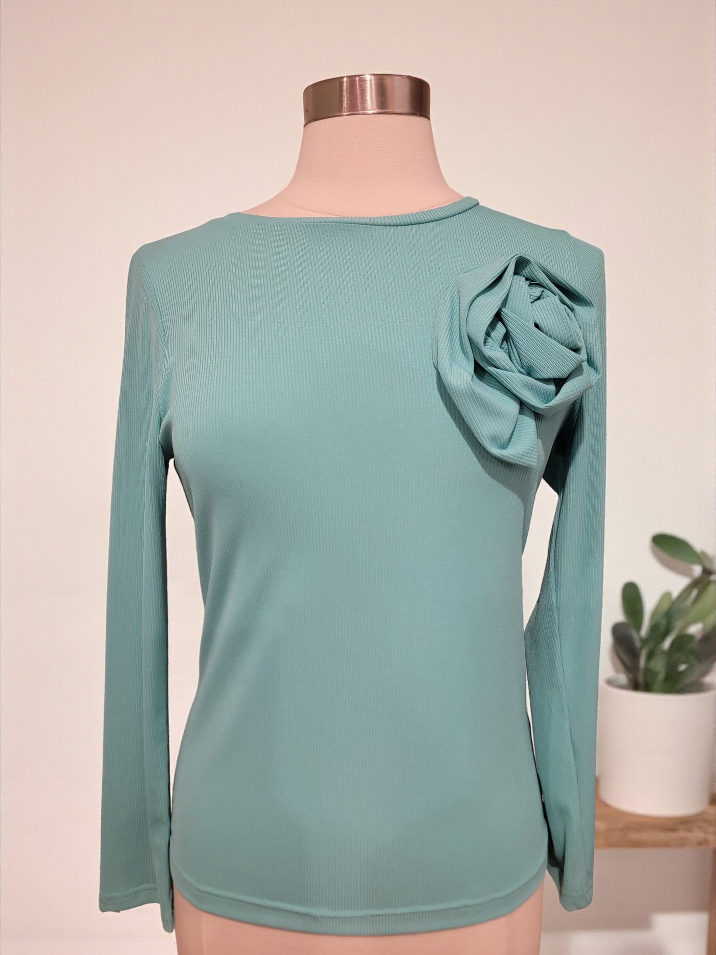 Ribbed Top with Rose