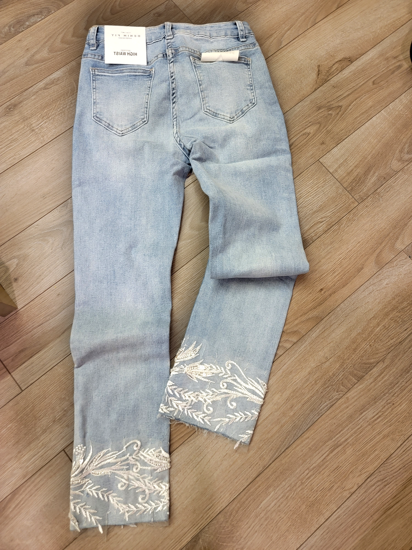 Jeans with Raw details
